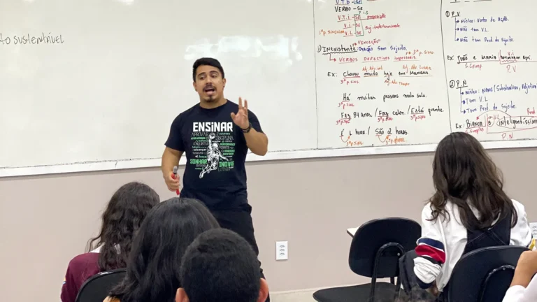 Professor aponta organização de estudos e vida social em prol de aprovação; conheça estratégias