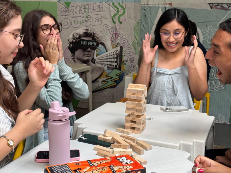 Alunos Vetor em dia de V-happy