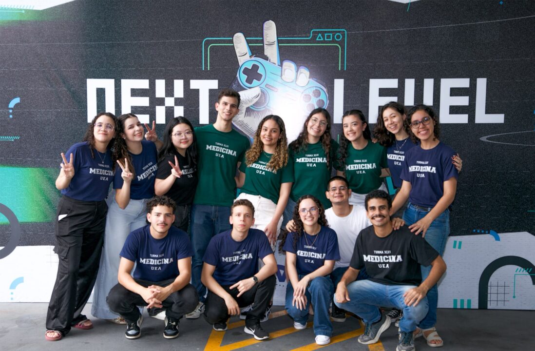 Ex-alunos Vetor, que hoje cursam Medicina na Universidade Estadual do Amazonas.